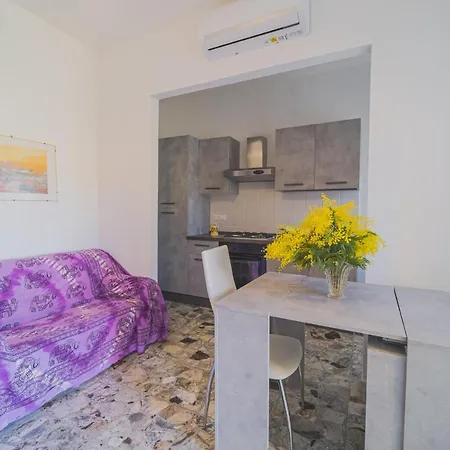 La Panoramica Apartment *